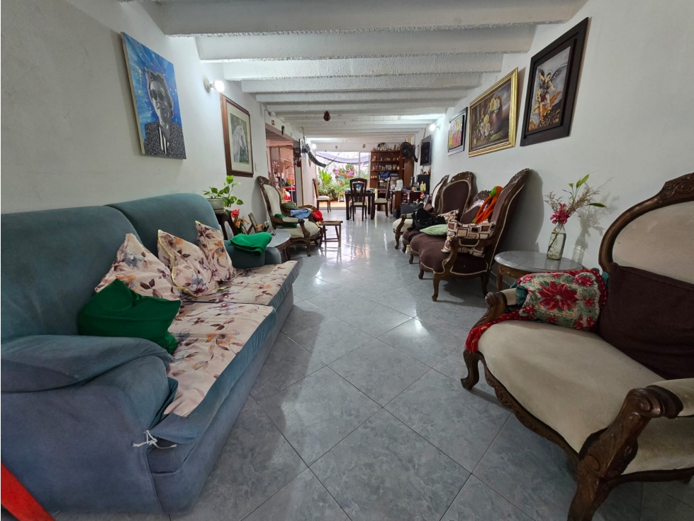 Hermosa casa amplia con piso renovado, espacios que enamoran y confort — foto 5