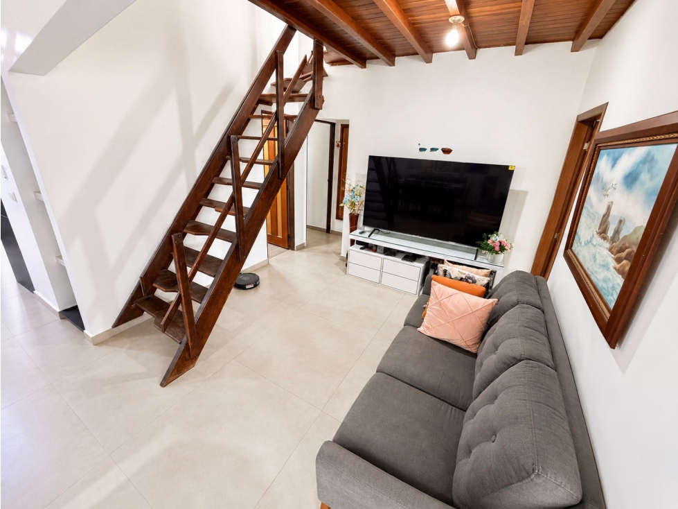 Apartamento de 101 m² con altillo, BBQ y parqueadero en La Aurora — foto 6