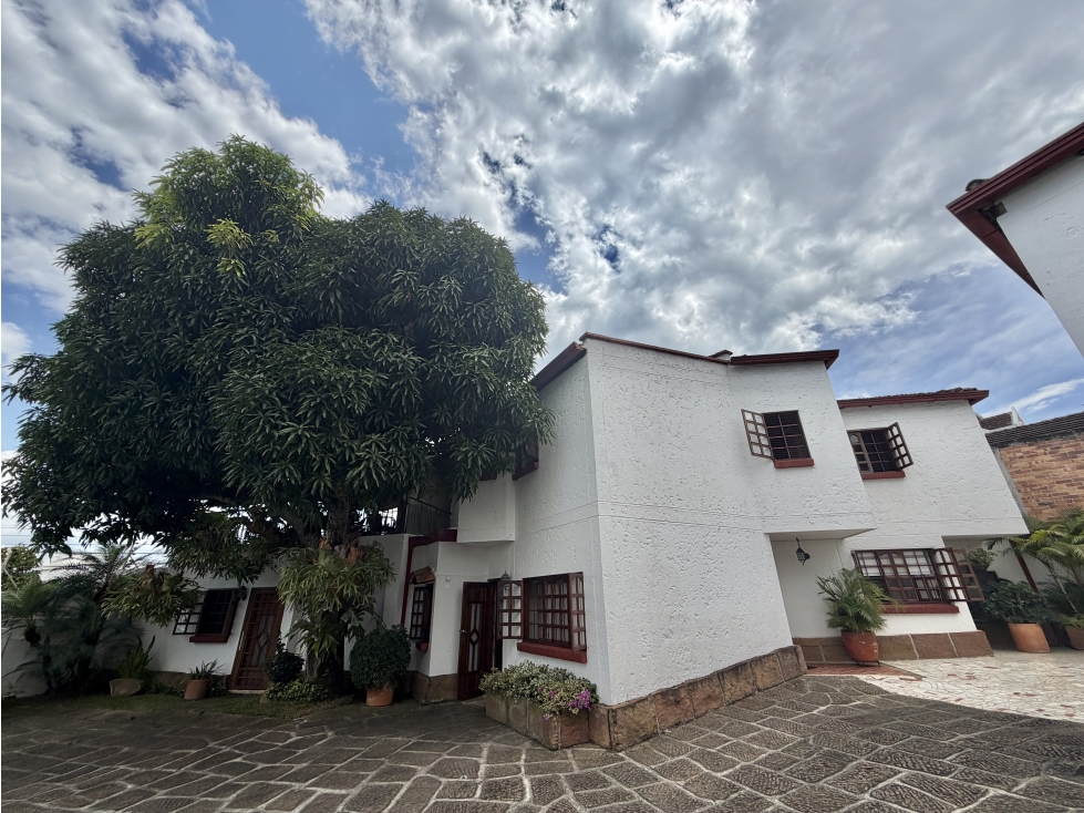 AMPLIA CASA EN UN EXCELENTE SECTOR — foto 6
