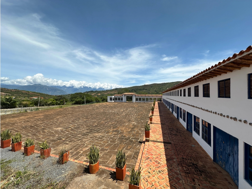 VENDO LOTE COMERCIAL EN BARICHARA - 4