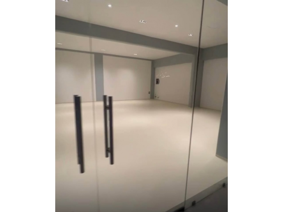 Local Comercial Plaza Nova El Tezal 192 m2 - 4