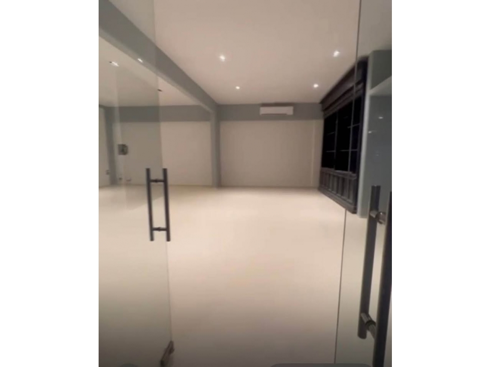 Local Comercial Plaza Nova El Tezal 192 m2 - 6
