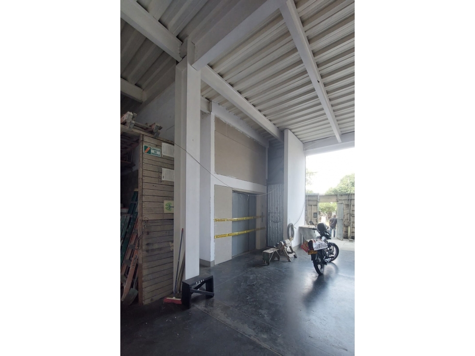 VENTA BODEGA SECTOR INDUSTRIAL ZONA NORTE - 2