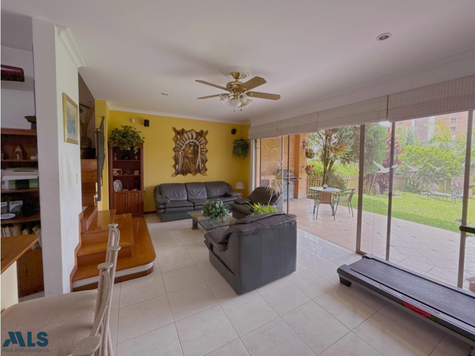 CASA EN VENTA EN EL TESORO MEDELLIN — foto 4