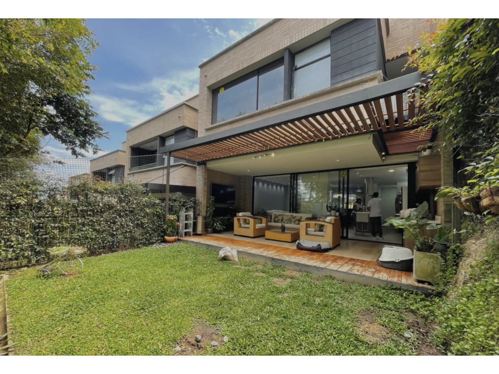 CASA EN VENTA EN SECTOR LA CALLEJA ENVIGADO