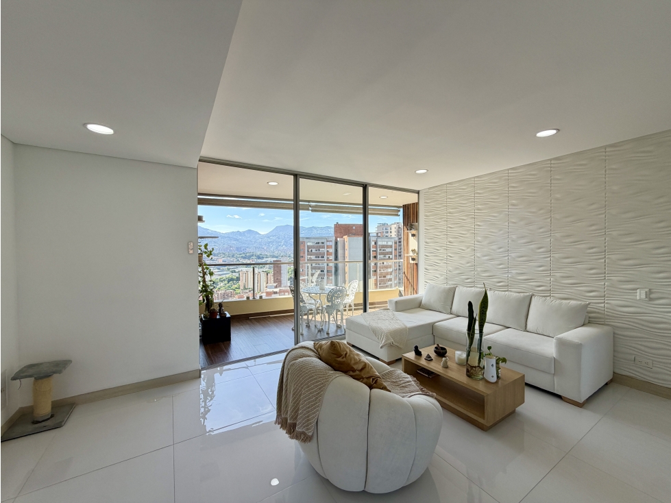 APARTAMENTO EN VENTA EN EL POBLADO PARTE BAJA — foto 2