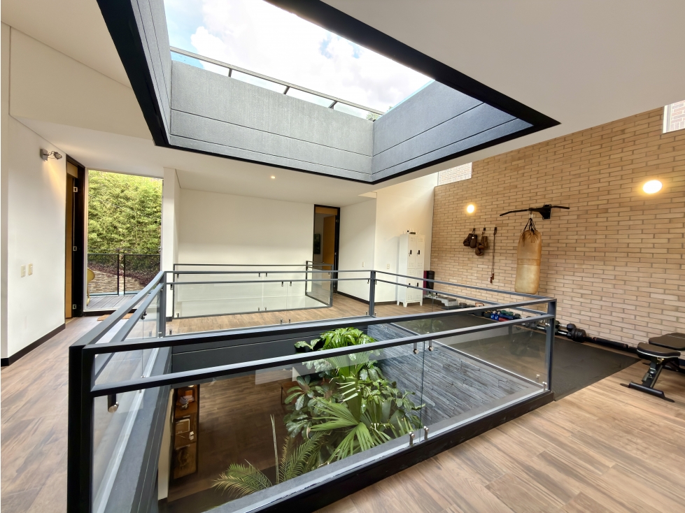 CASA EN VENTA EN LOMA EL ATRAVESADO EN ENVIGADO — foto 2