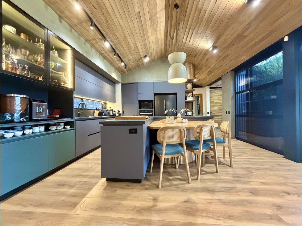 ESPECTACULAR CASA EN VENTA EN LA CEJA — foto 3