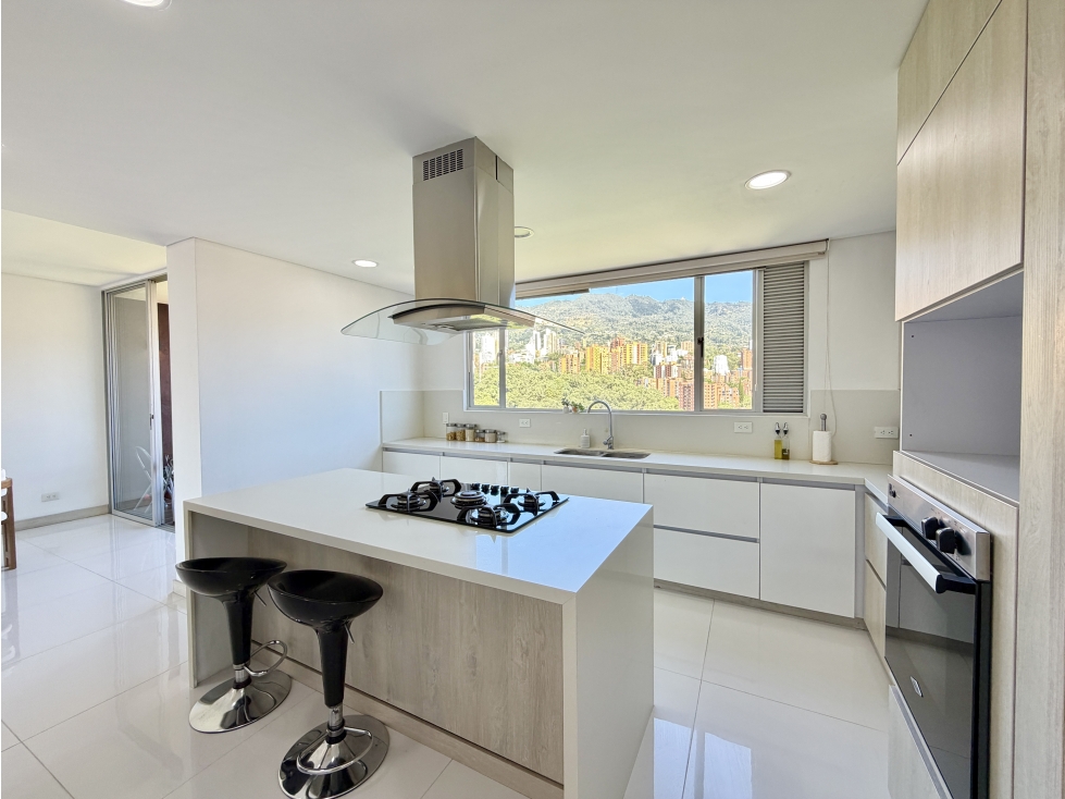 APARTAMENTO EN VENTA EN EL POBLADO PARTE BAJA