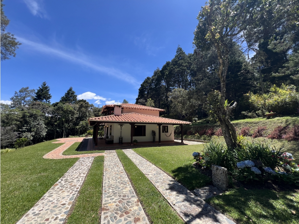 ESPECTACULAR CASA CAMPESTRE EN VENTA AMOBLADA EN GUARNE
