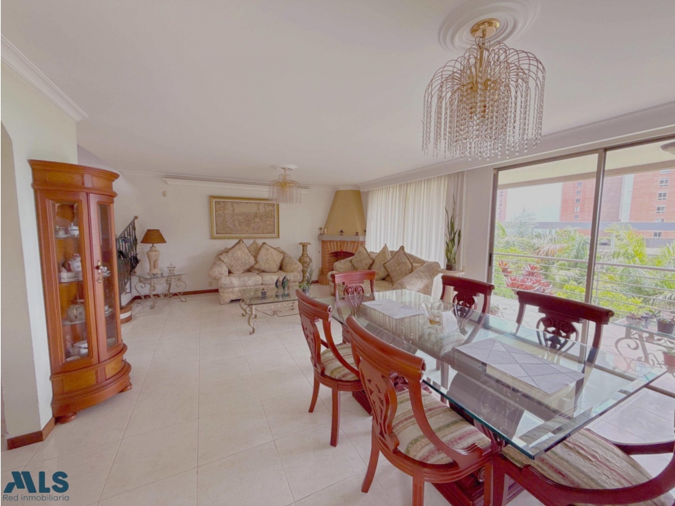 CASA EN VENTA EN EL TESORO MEDELLIN — foto 2