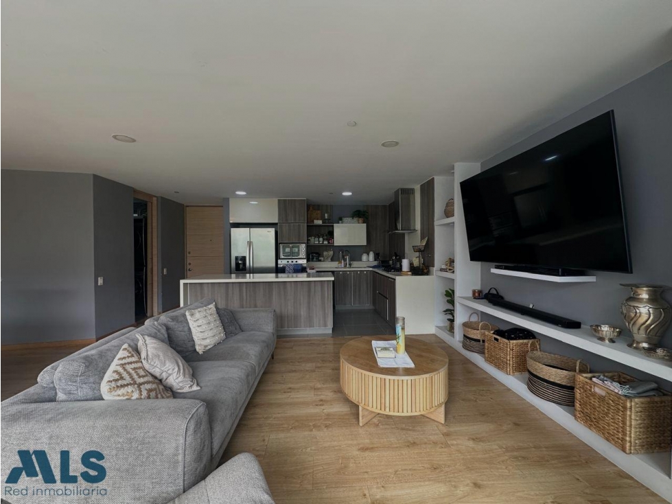 APARTAMENTO MODERNO EN VENTA EN LA LOMA DE LAS BRUJAS EN ENVIGADO — foto 2