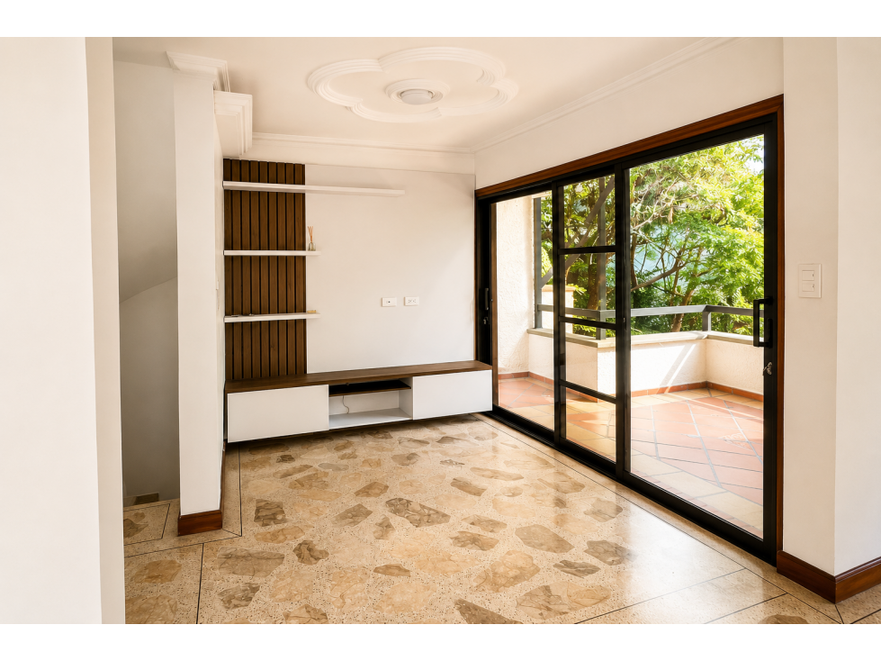 CASA EN VENTA EN LOMA EL INDIO MEDELLÍN — foto 2