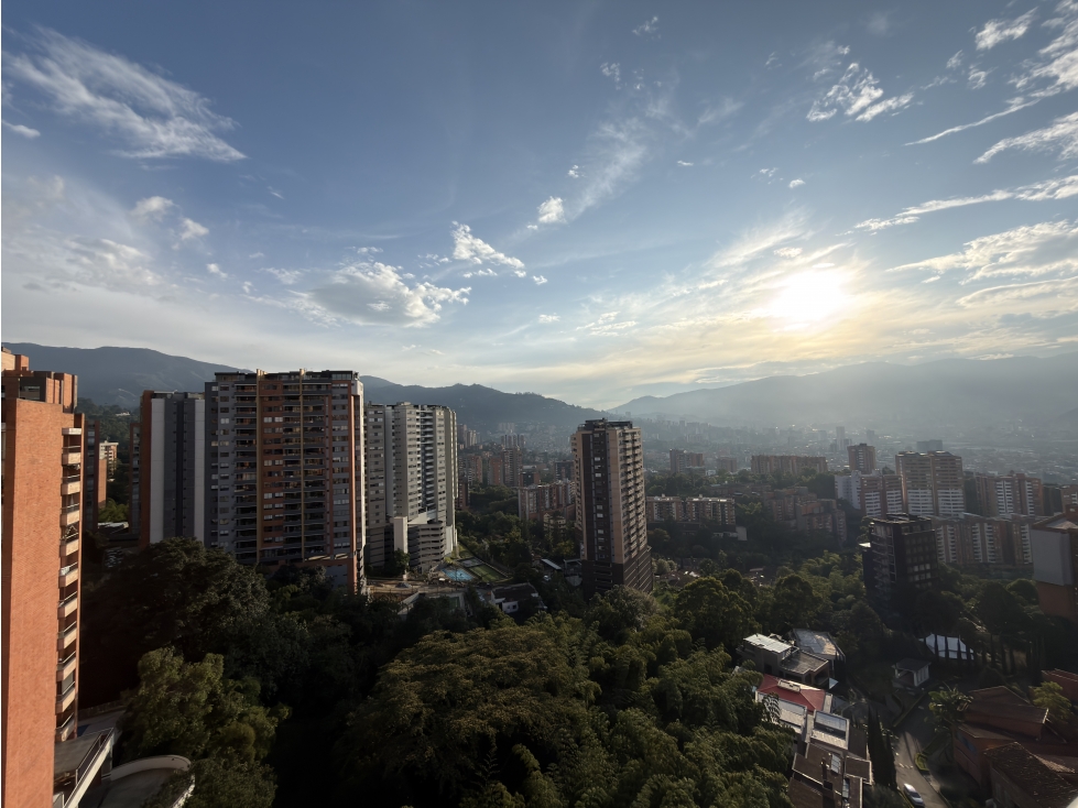 PENTHOUSE MODERNO EN VENTA EN LOMA EL ESMERALDAL — foto 3