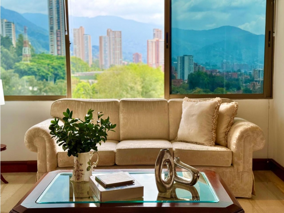 APARTAMENTO EN ARRIENDO EN EL POBLADO MEDELLÍN — foto 2