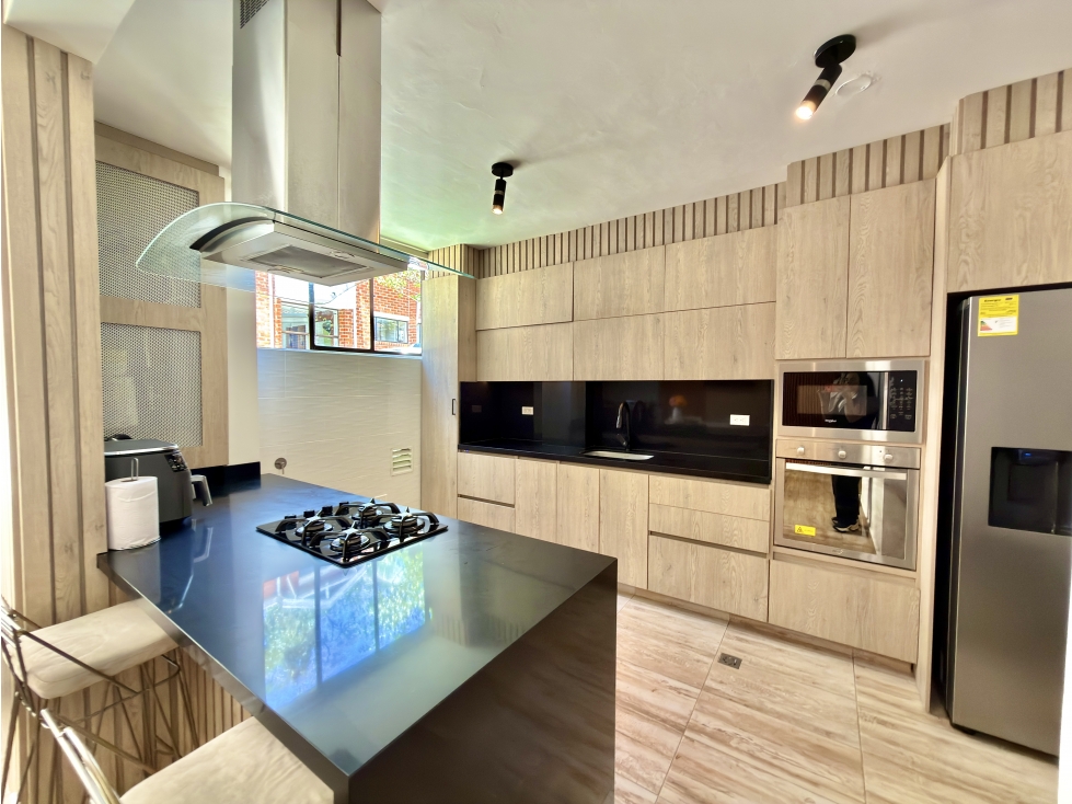 CASA REFORMADA EN VENTA EN EL POBLADO SECTOR EL TESORO — foto 2