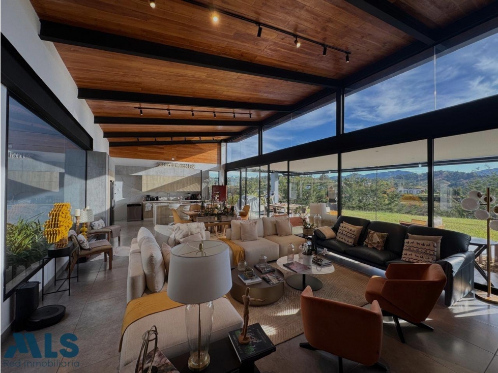 HERMOSA CASA EN VENTA EN EL RETIRO — foto 4