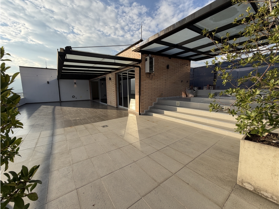 PENTHOUSE MODERNO EN VENTA EN LOMA EL ESMERALDAL — foto 6