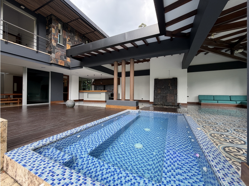 HERMOSA CASA EN VENTA EN ENVIGADO LOMA EL ESCOBERO — foto 6