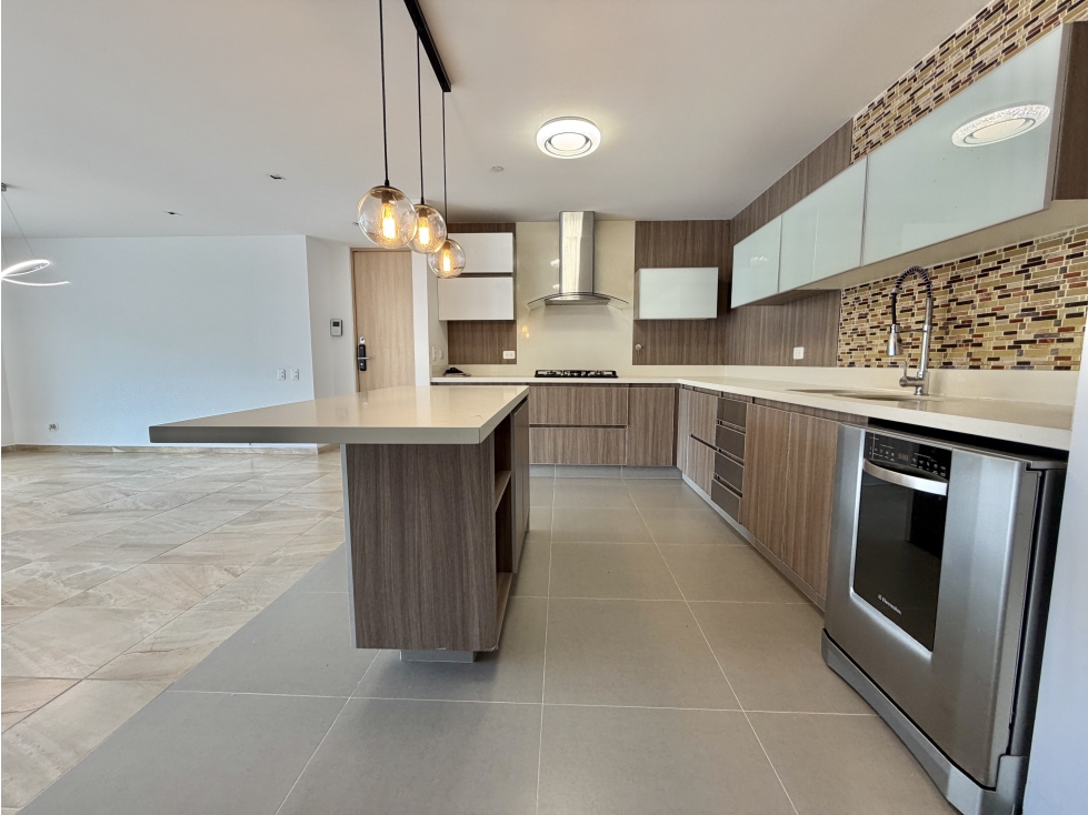 MODERNO APARTAMENTO EN VENTA EN EL ESMERALDAL EN ENVIGADO — foto 3