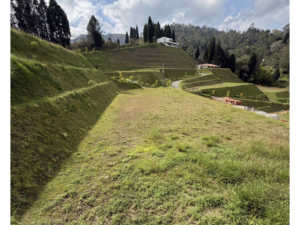 LOTE EN VENTA EN GUARNE EN PARCELACIÓN CERRADA