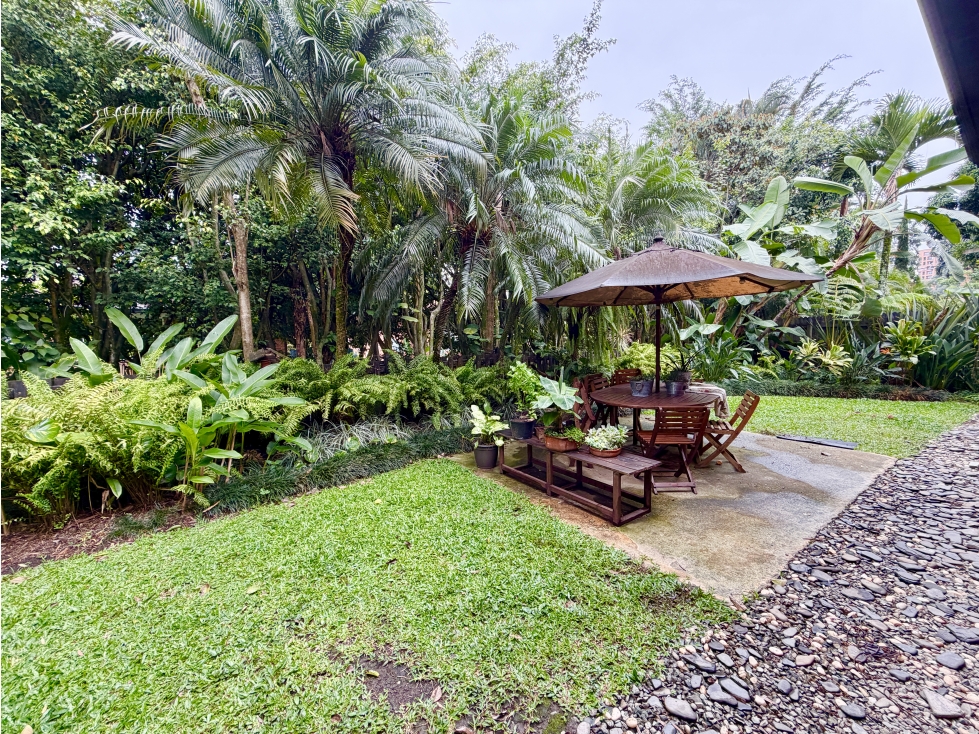 CASA EN VENTA EN LOMA DE LOS BENEDICTINOS ENVIGADO