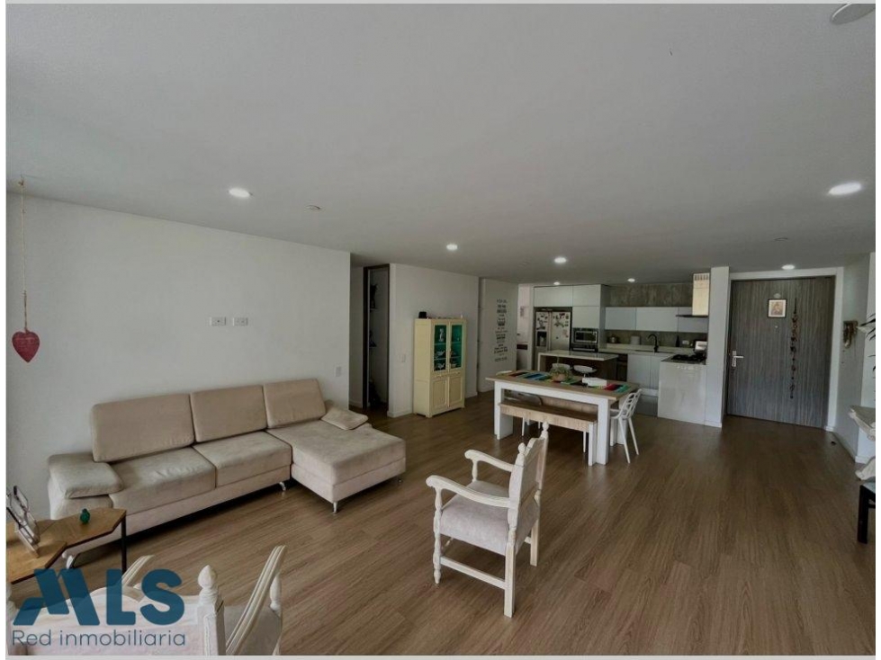 APARTAMENTO EN VENTA EN LOMA LAS BRUJAS — foto 3