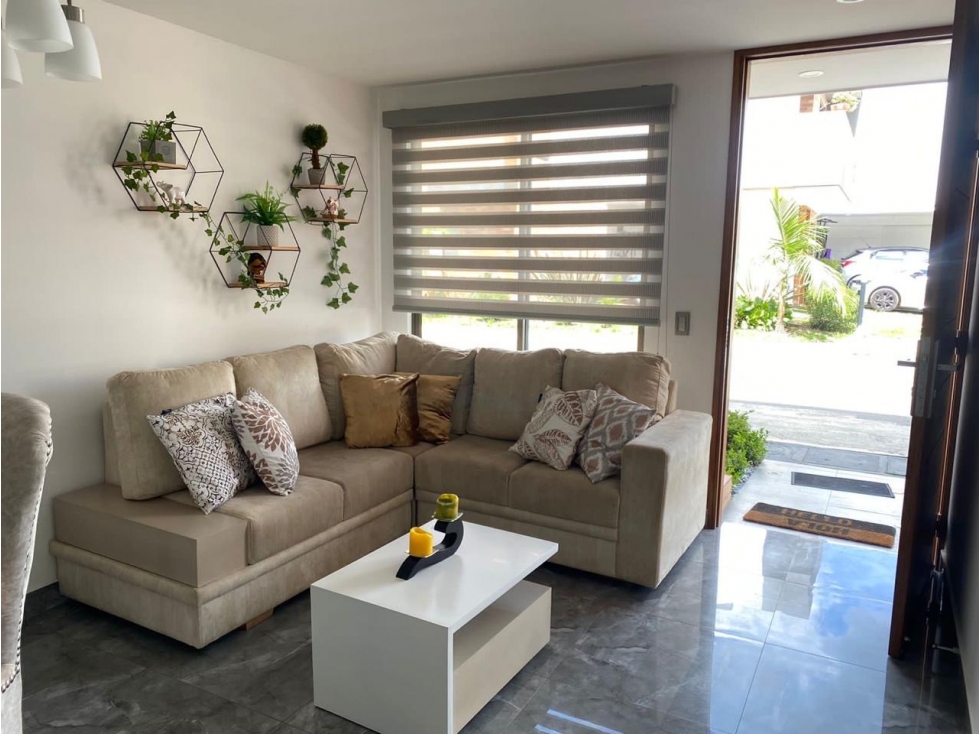 CASA EN VENTA EN URBANIZACION CERRADA EN LA CEJA
