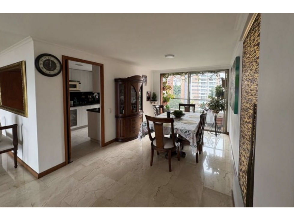 APARTAMENTO EN LOS BALSOS CERCA AL CC SANTA FE — foto 4