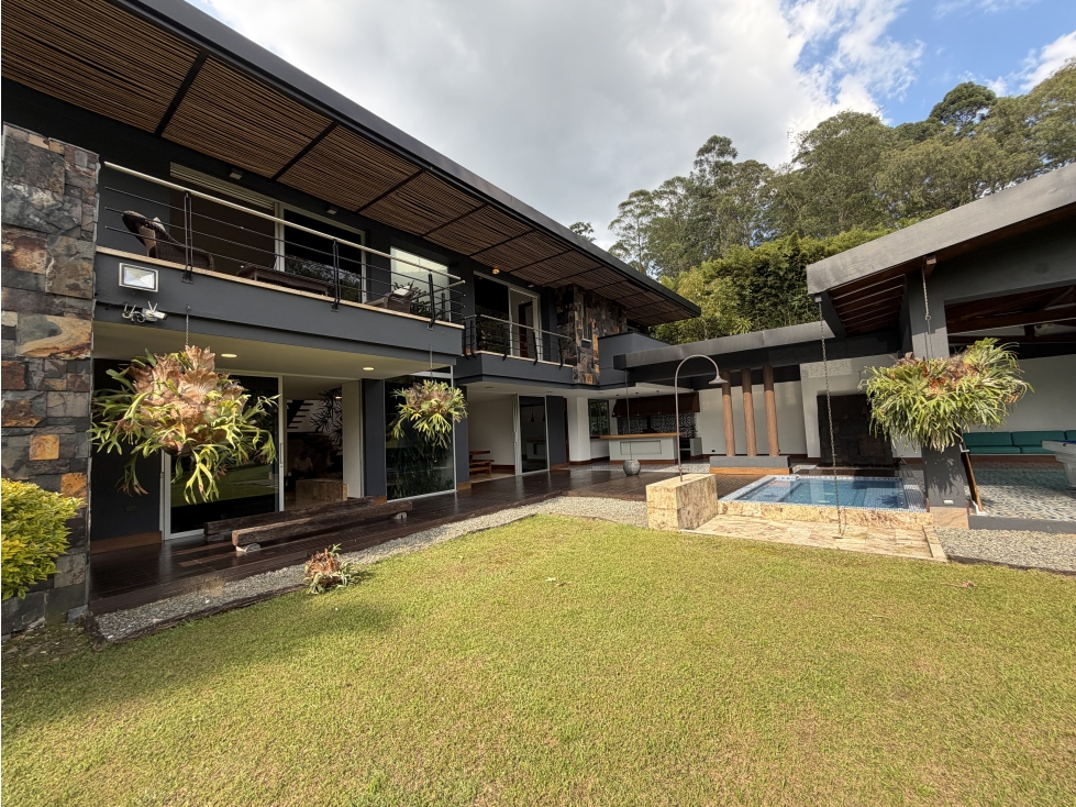 HERMOSA CASA EN VENTA EN ENVIGADO LOMA EL ESCOBERO — foto 3