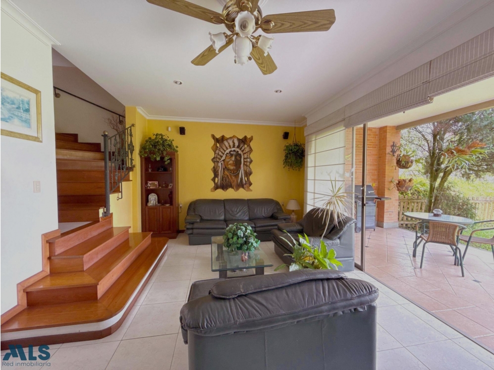 CASA EN VENTA EN EL TESORO MEDELLIN — foto 3