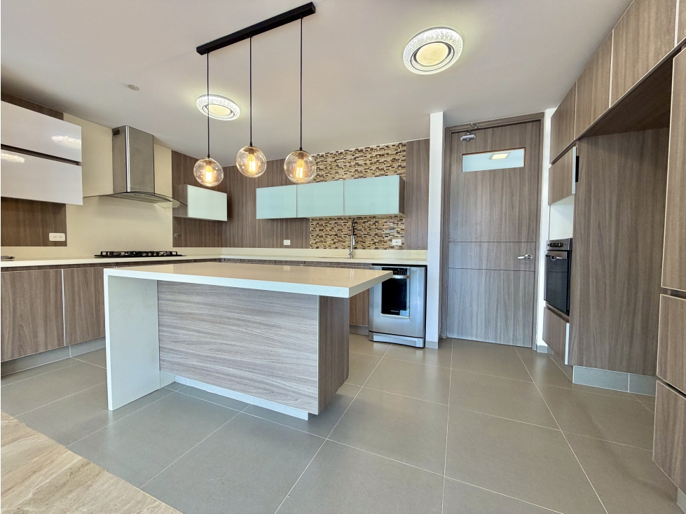MODERNO APARTAMENTO EN VENTA EN EL ESMERALDAL EN ENVIGADO — foto 2