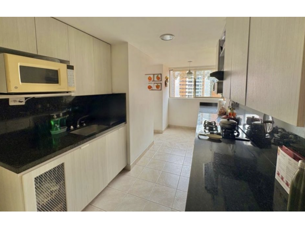 APARTAMENTO EN LOS BALSOS CERCA AL CC SANTA FE — foto 5