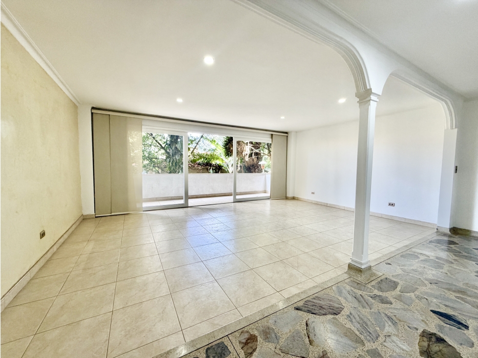 APARTAMENTO EN VENTA EN CASTROPOL EL POBLADO