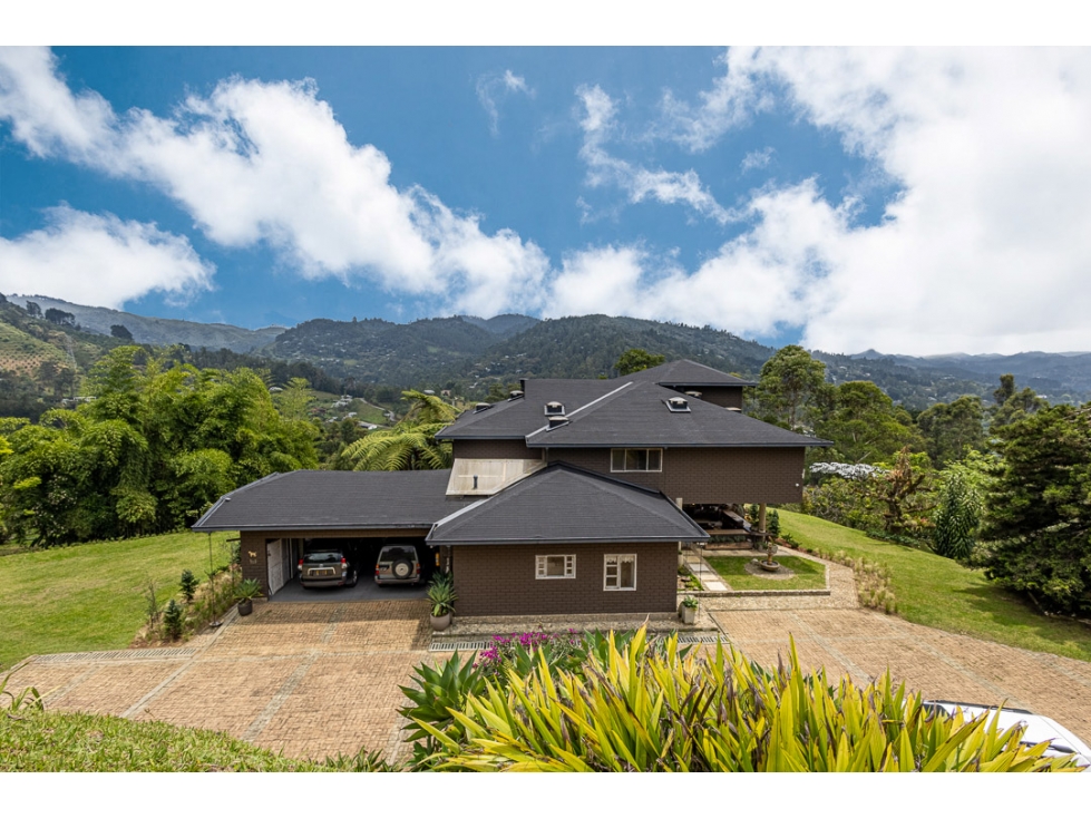 ESPECTACULAR CASA FINCA EN VENTA CON GRAN LOTE EN PARCELACIÓN CERRADA — foto 2