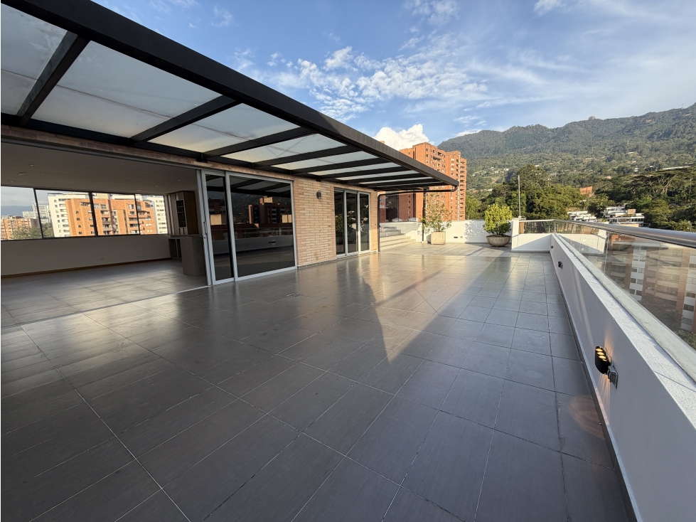 PENTHOUSE MODERNO EN VENTA EN LOMA EL ESMERALDAL