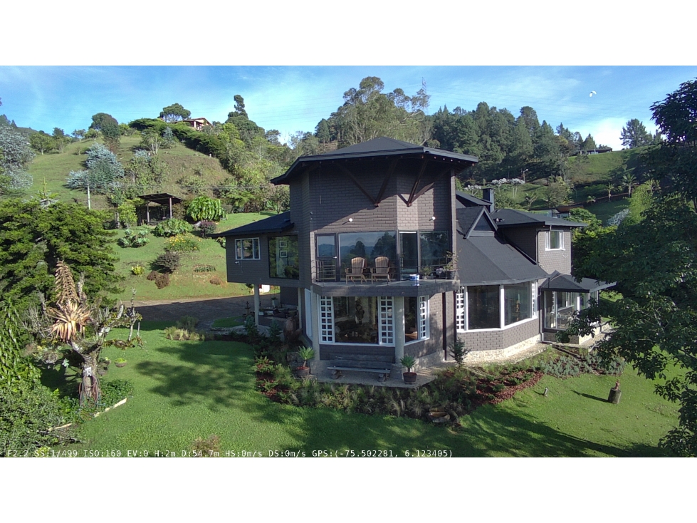 ESPECTACULAR CASA FINCA EN VENTA CON GRAN LOTE EN PARCELACIÓN CERRADA — foto 4
