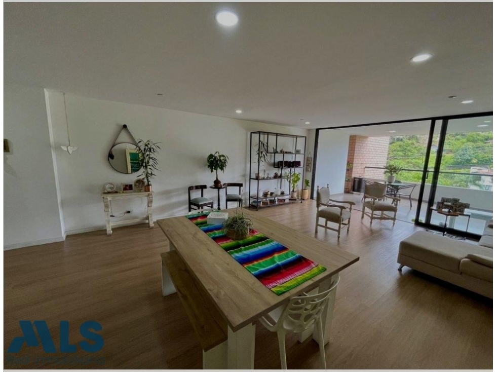 APARTAMENTO EN VENTA EN LOMA LAS BRUJAS — foto 4