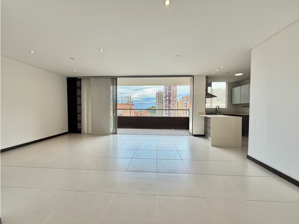 AMPLIO APARTAMENTO EN VENTA EN CASTROPOL EN EL POBLADO — foto 4