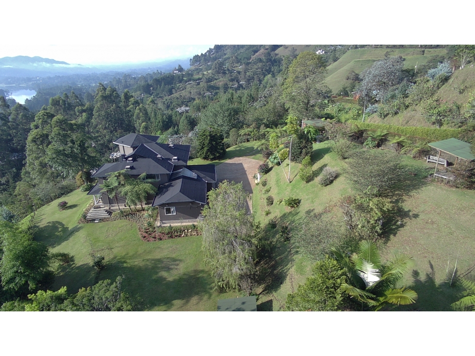 ESPECTACULAR CASA FINCA EN VENTA CON GRAN LOTE EN PARCELACIÓN CERRADA — foto 3