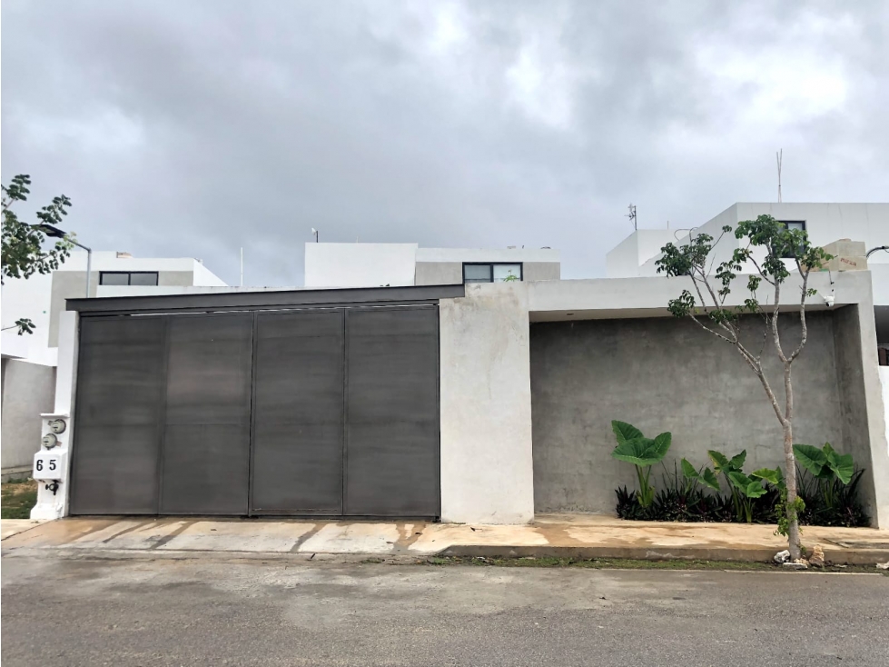 Casa en venta 3 recámaras y piscina en Privada Maeba, Conkal, Yucatán