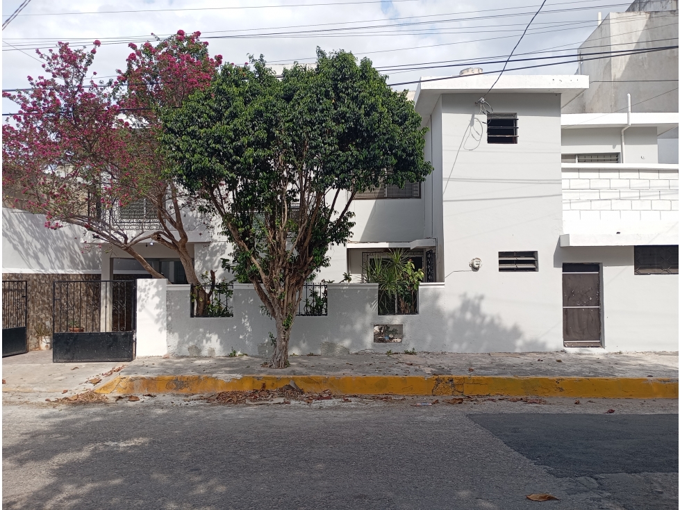 Casa en venta de 3 recamaras 2 plantas en el Centro de Mérida, Yucatán