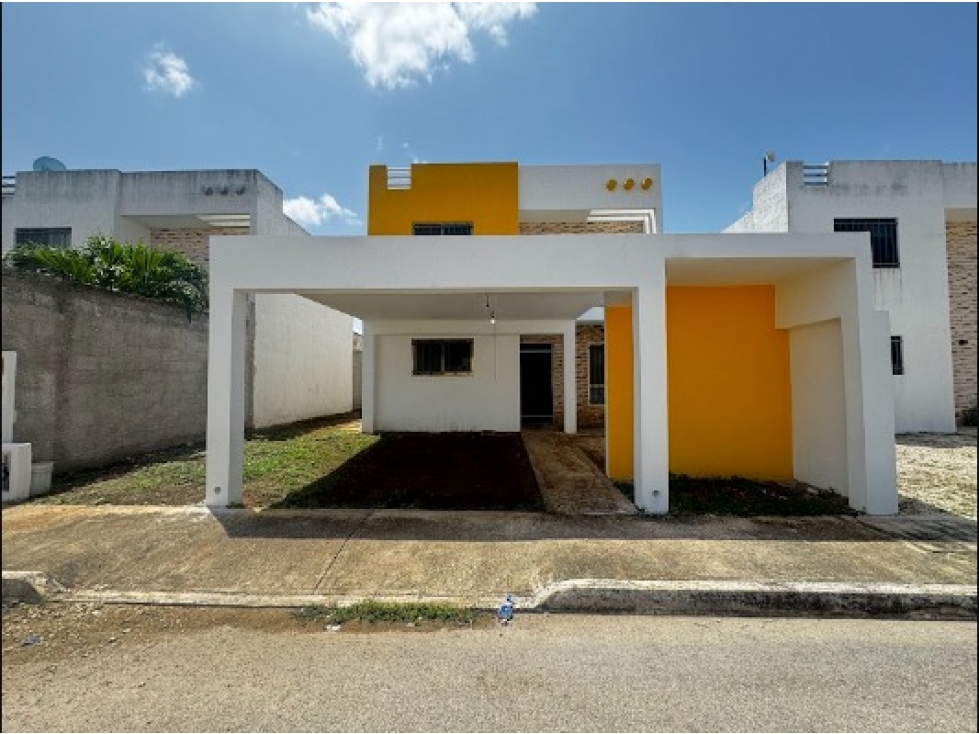 Casa en venta con recamara en planta baja en las Américas Mérida - 1