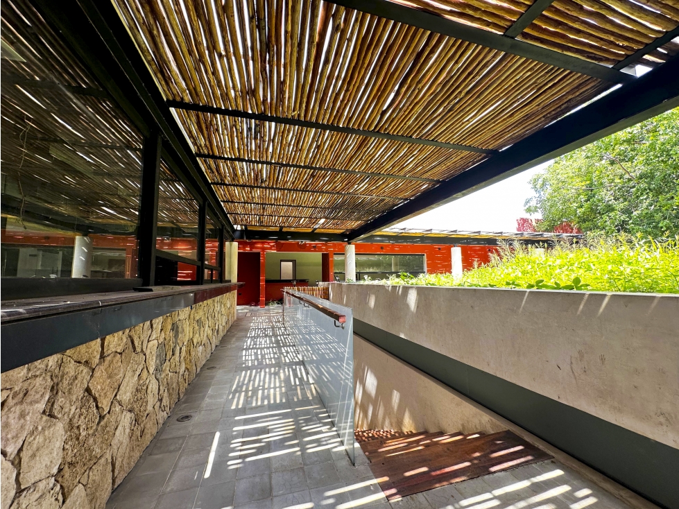 Venta, propiedad en Avenida Cámara de Comercio, ideal para negocio — foto 4