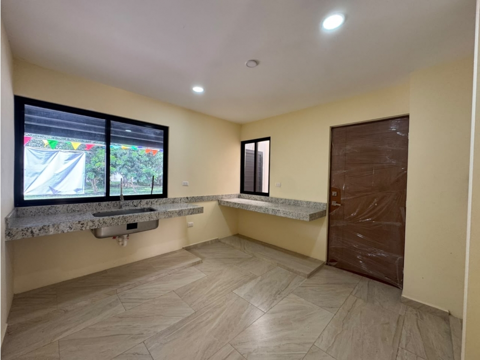 Casa dentro de la ciudad de Mérida con Piscina. - 2