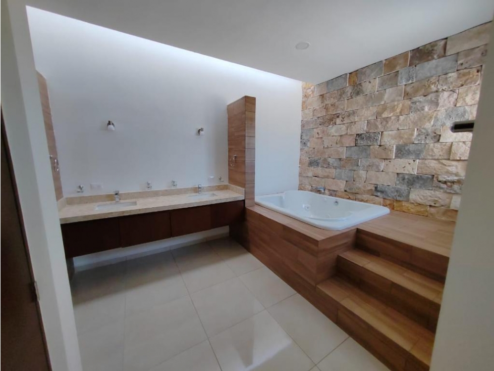 Casa en Venta con acabados de Lujo en Cholul Mérida - 5