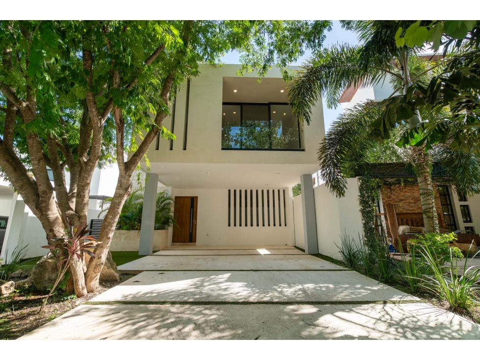 Venta de Casa en Privada Parque Central Mérida con Alberca — foto 2