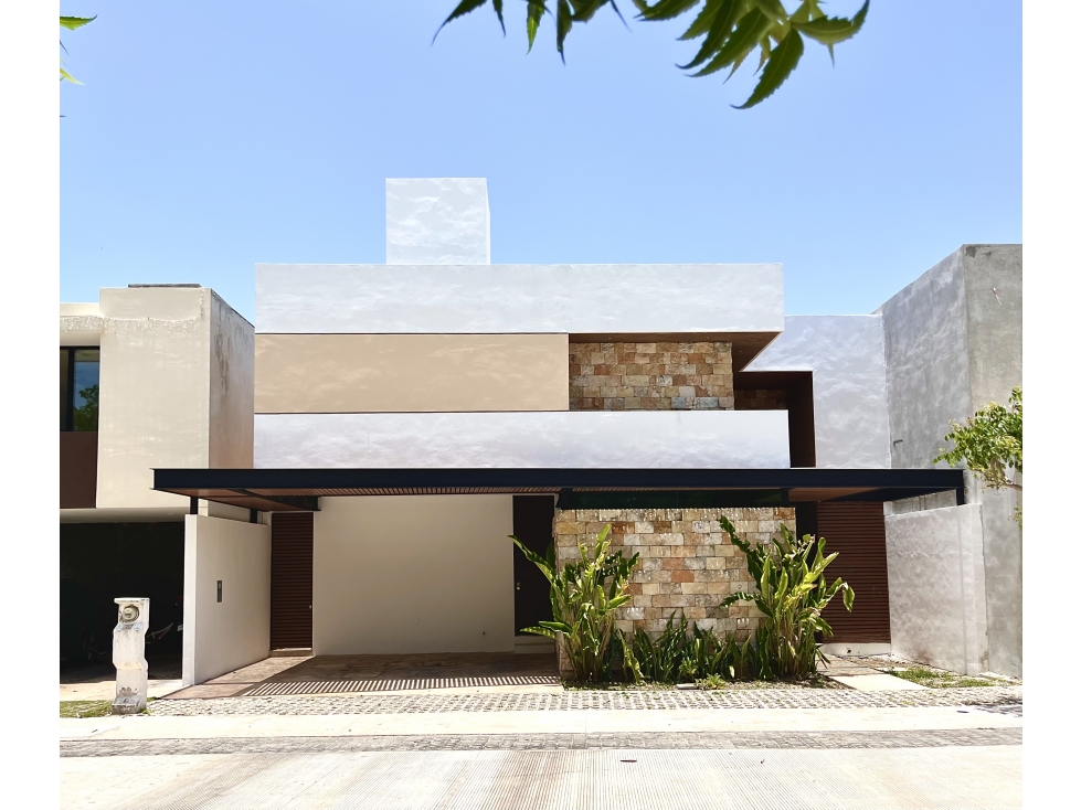 Casa en Venta de una Planta con Piscina en Temozón Norte