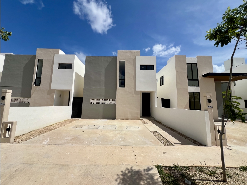 Casa en Venta de 2 recamaras de dos pisos en Cholul Mérida