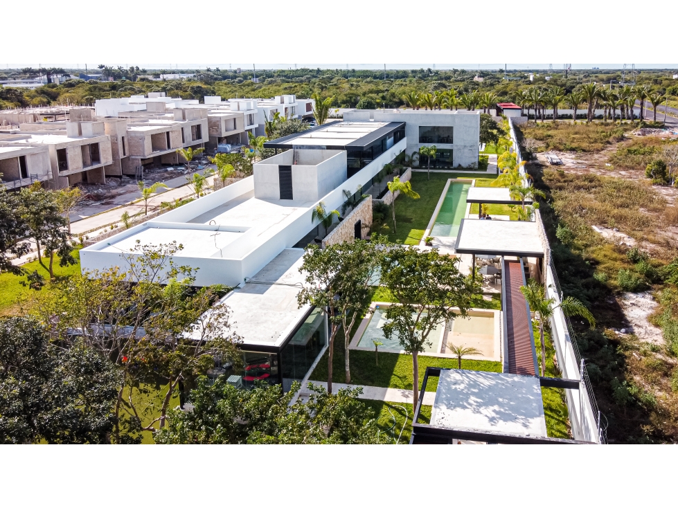 Casa en venta en el Norte de Mérida con Piscina con 4 recamaras.